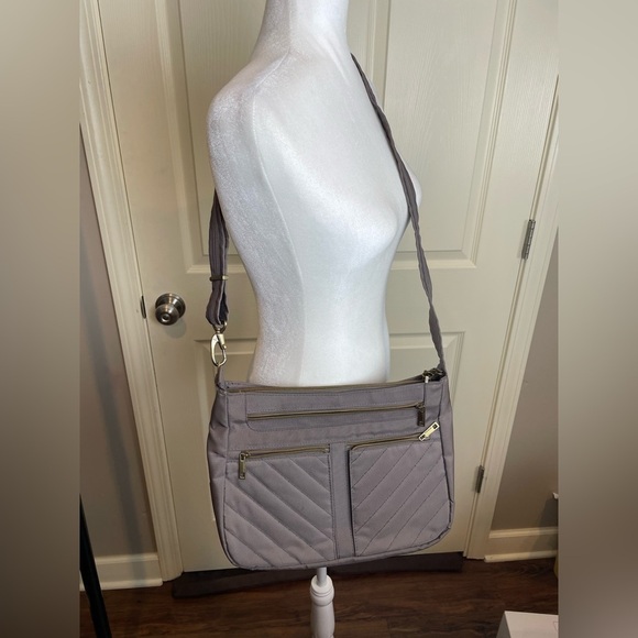 Travelon Anti-theft Nylon Quilted Crossbody Bag - Picture 1 of 16